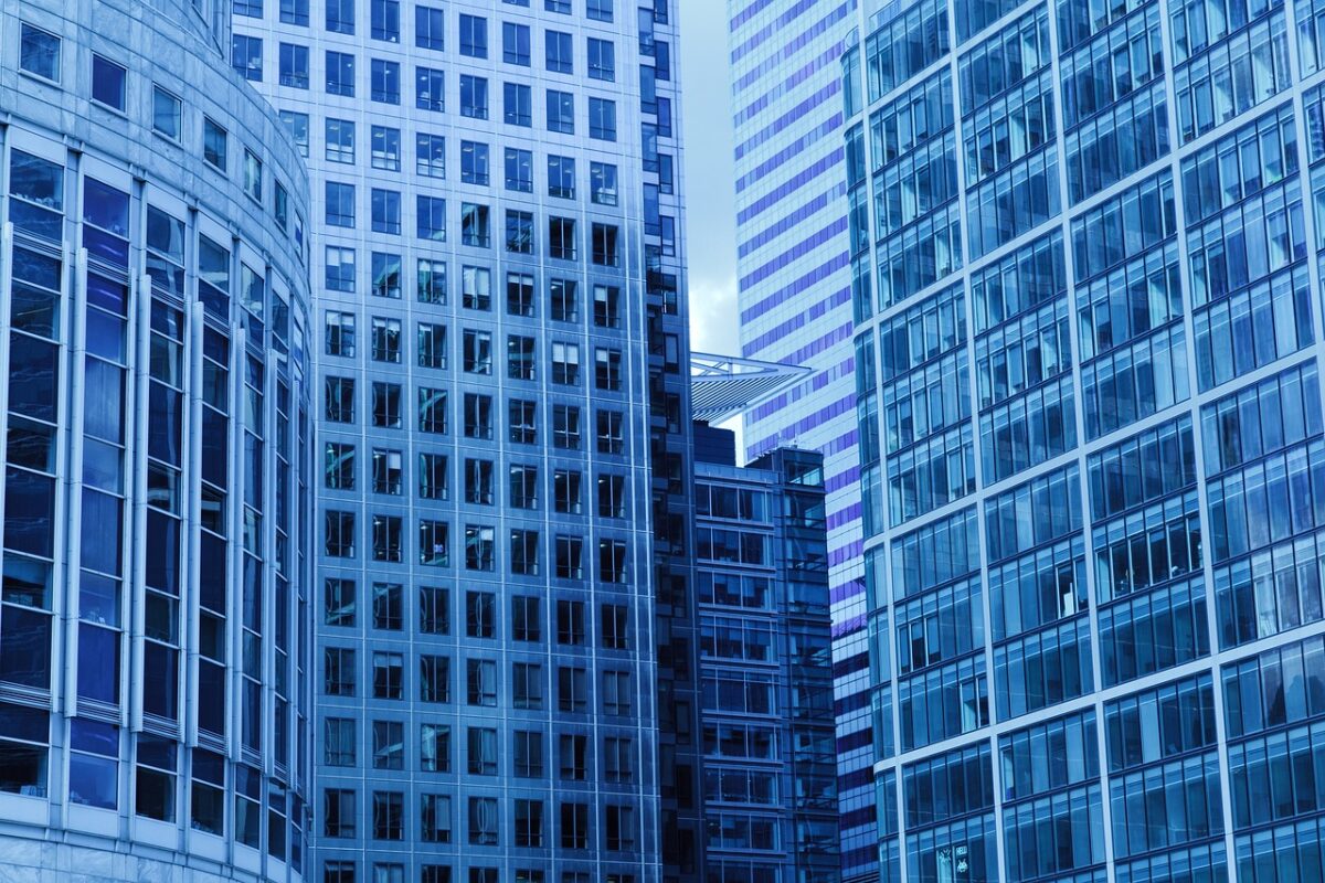 Large-Scale Infrastructure: Rising Risks and Resilience Strategies