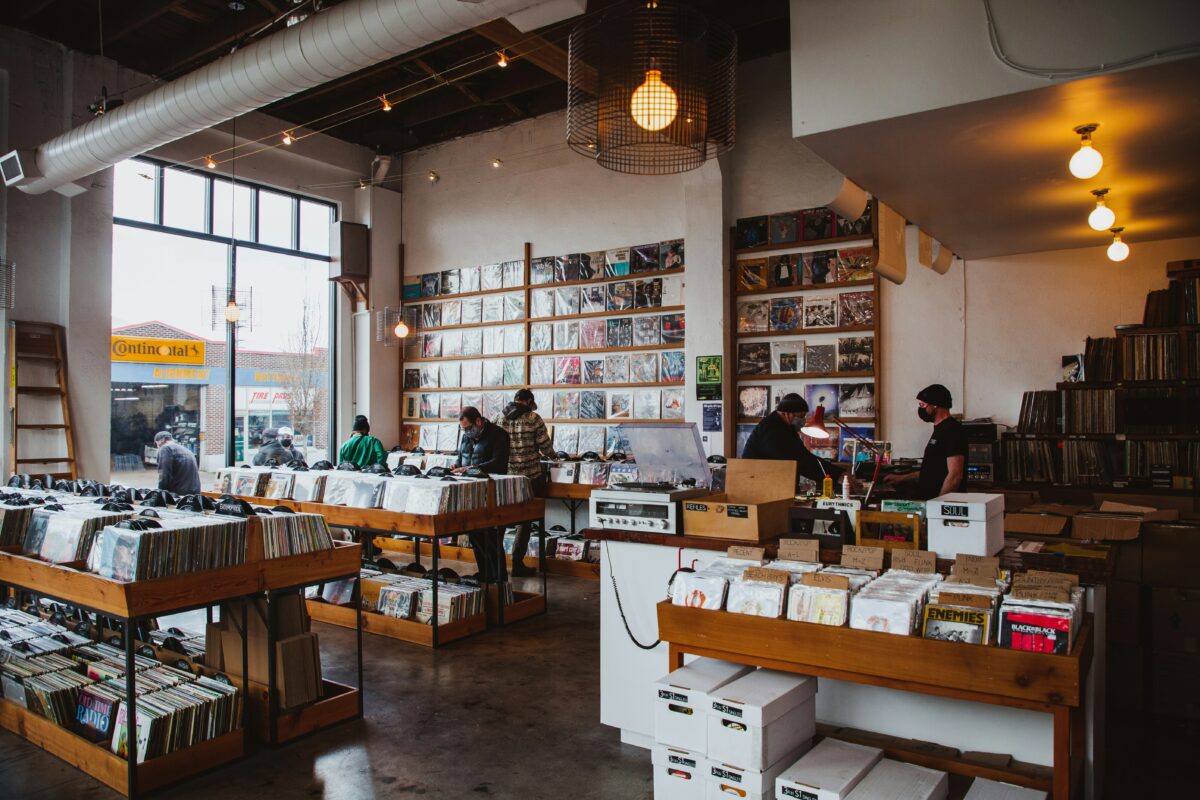 Retailers expect physical stores to stay – and even grow